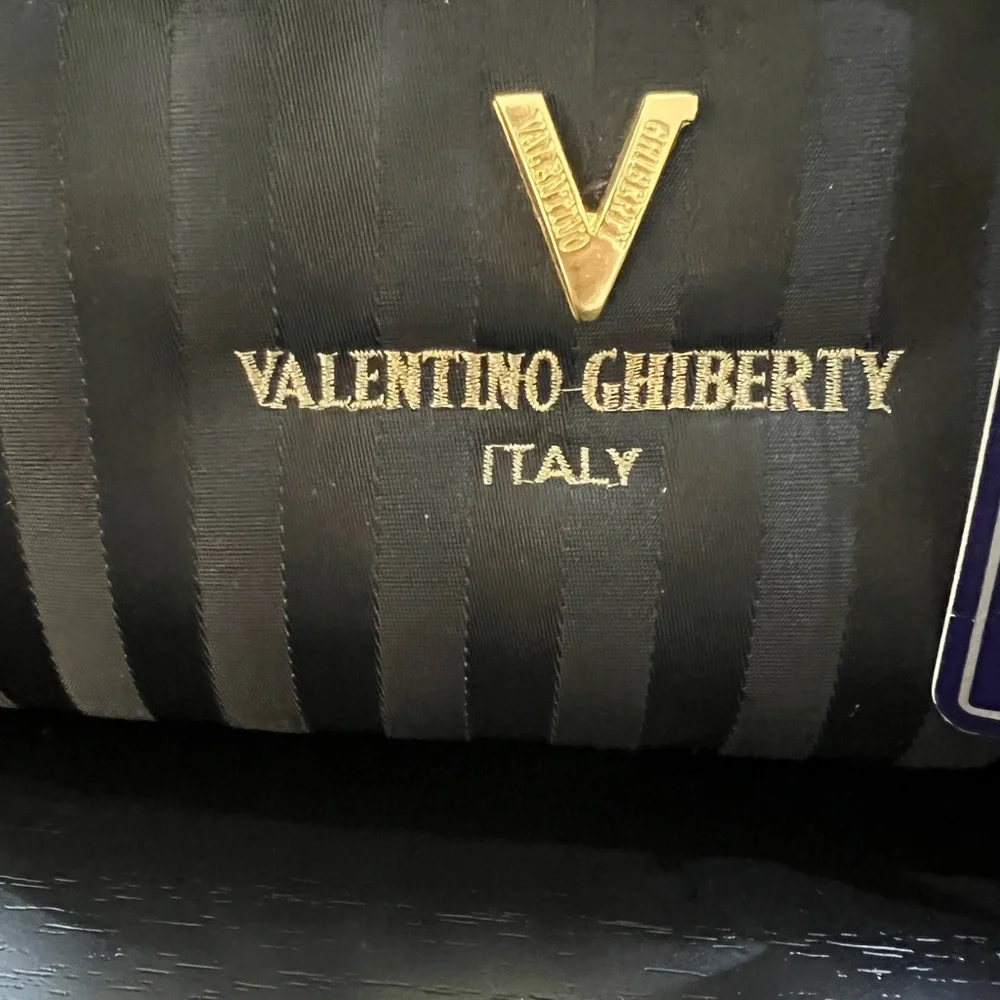 VALENTINO GHIBERTY ITALY RARE NWT VINTAGE BLACK COSMETIC BAG WITH COSMETICS
